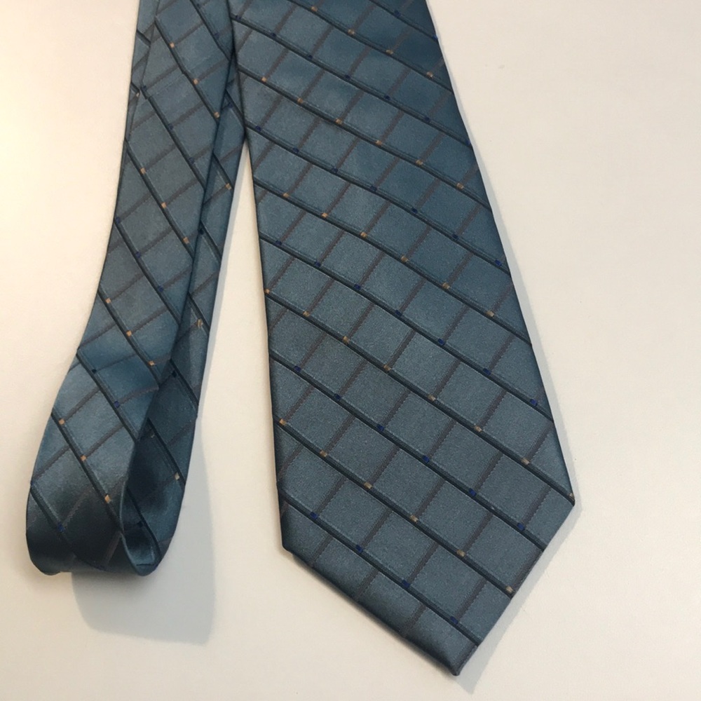 Perry Ellis elegant tie